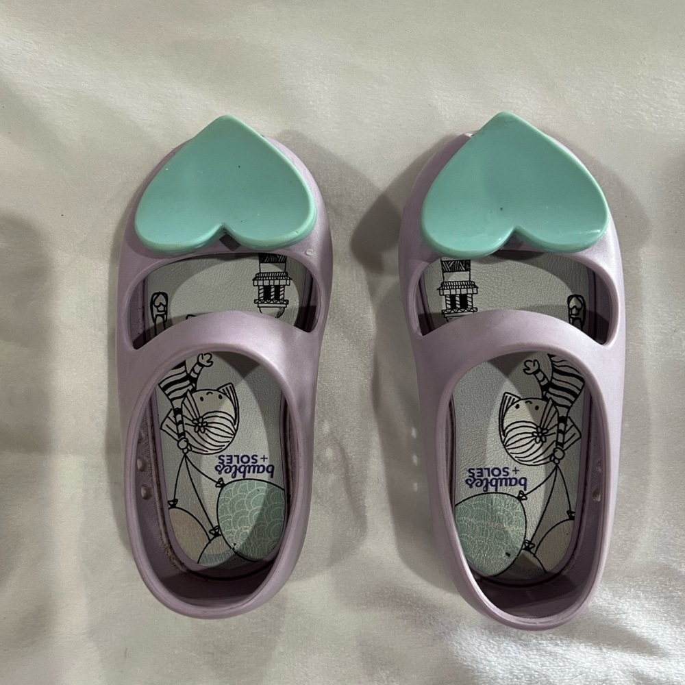 Baubles and Soles Little Girl Size 7 Shoe in Pastel Lavender with Teal Heart - Picture 4 of 10